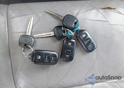 2001 Toyota Sequoia Limited V8 from USA, damaged, VIN 5TDBT48A61S000331